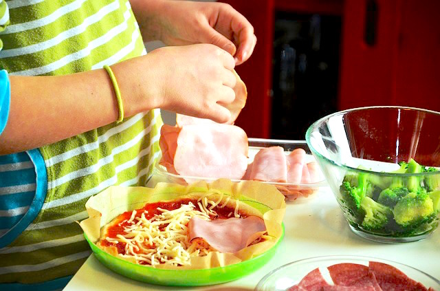 //umamigijon.com/wp-content/uploads/pizza-1013631_640.jpg